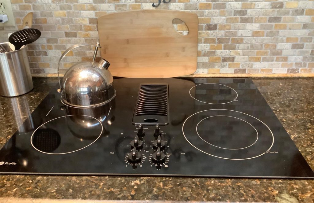 GE Profile 30″ Downdraft Electric Cooktop