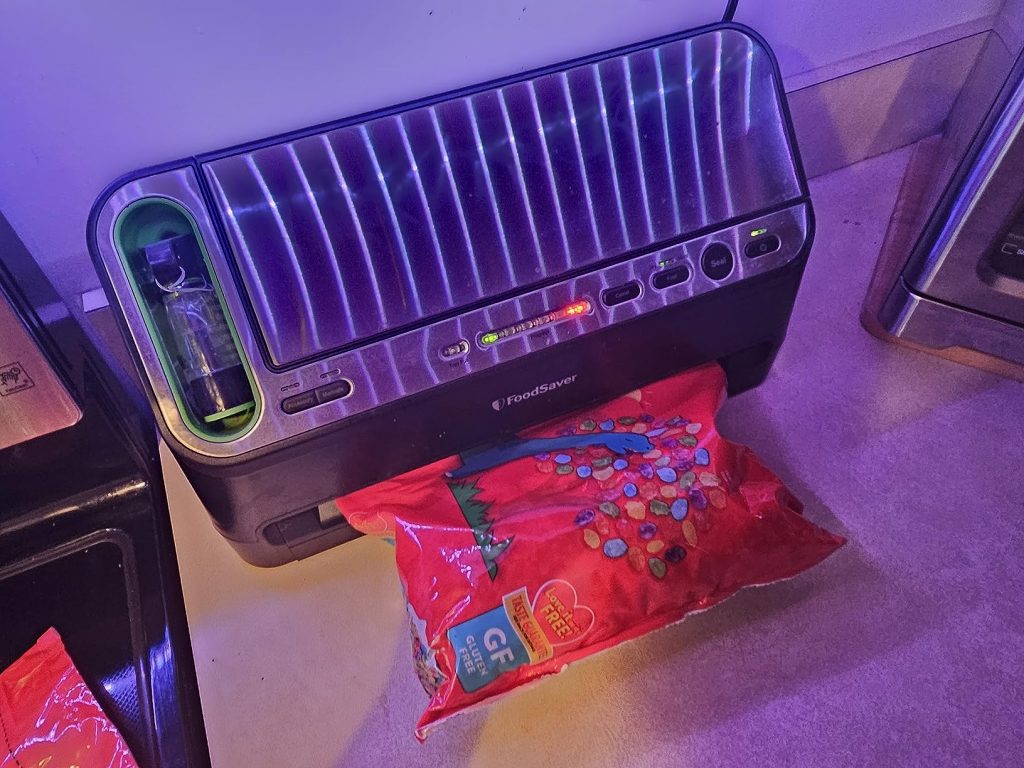 FoodSaver V4400 2-in-1 Vacuum Sealer