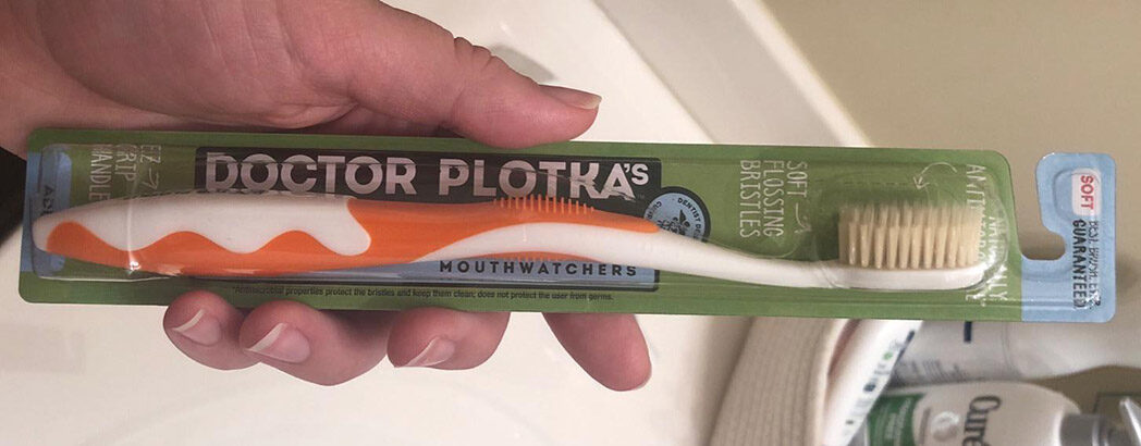 MOUTHWATCHERS Dr Plotkas Extra Soft Bristle Flossing Toothbrush
